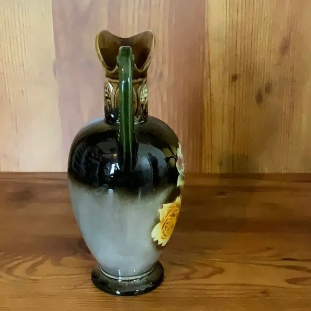 2 Vintage Czechoslovakia Hand Painted‎ Porcelain Lustreware Decorative Vase